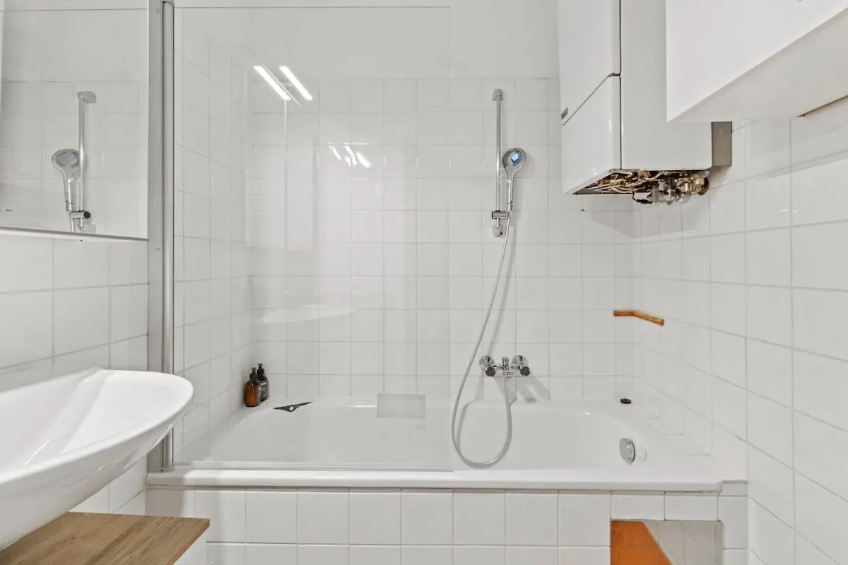 Spacious Apartment Next To Shopping Mall Viyana Avusturya