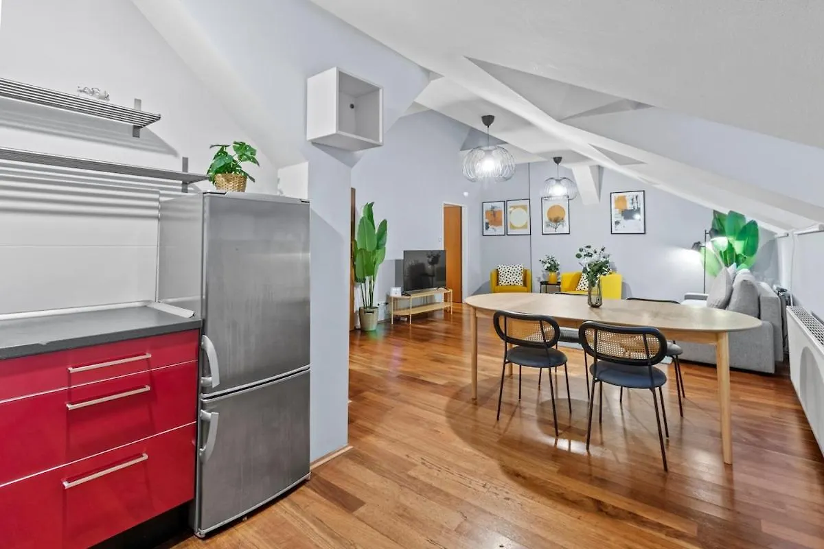 Spacious Apartment Next To Shopping Mall Viyana